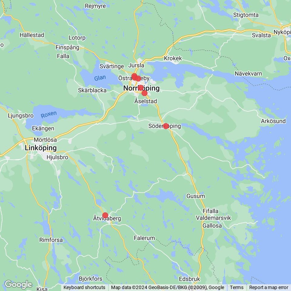 Butiker med rea-varor nära Ringarum, Östergötland